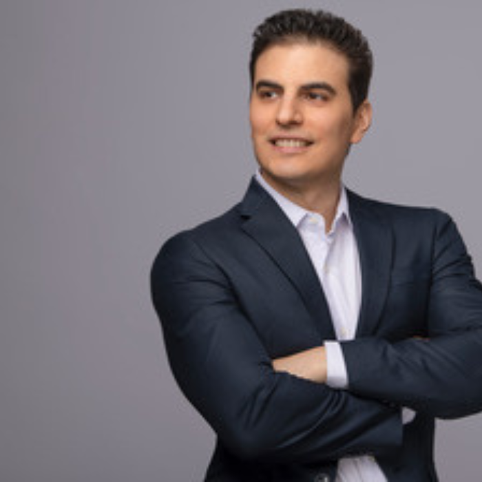 Dr. Moyano Gauna Excelencia y respaldo en cirugía plástica en Chile